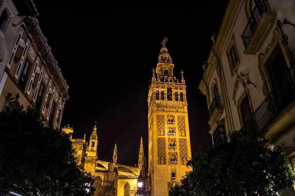 Casa Con Piscina Junto Catedral De Sevilla Spain