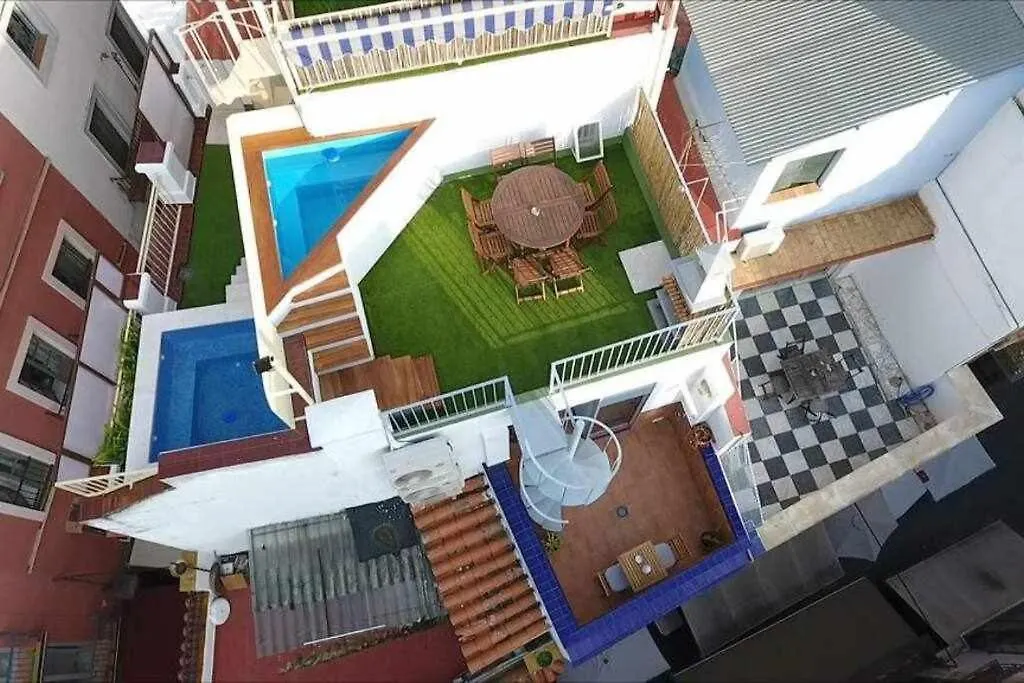 Casa Con Piscina Junto Catedral De Sevilla Holiday home